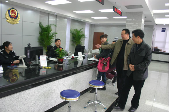 省厅人口与出入境管理局副局长吴大军一行到常德视察工作