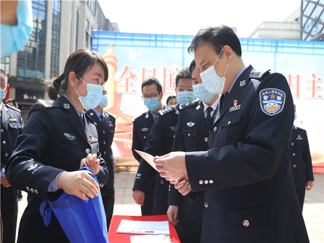 98ca18dc917e455fba50e29c15f7af13.jpg 98ca18dc917e455fba50e29c15f7af13.jpg