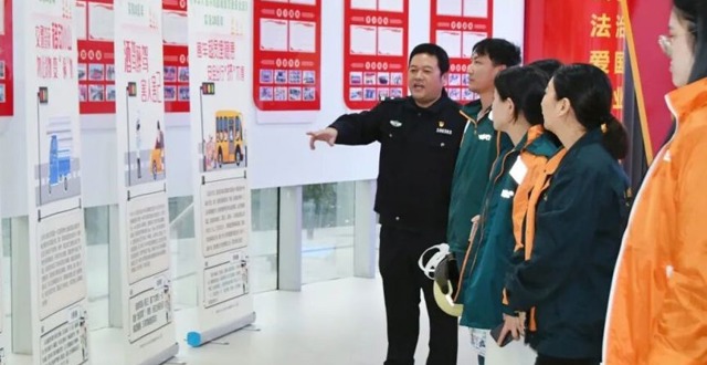 常德公安交管部门走进邮政快递企业送安全