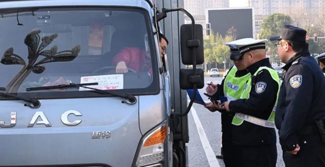 春节假期常德城乡道路交通形势平安有序