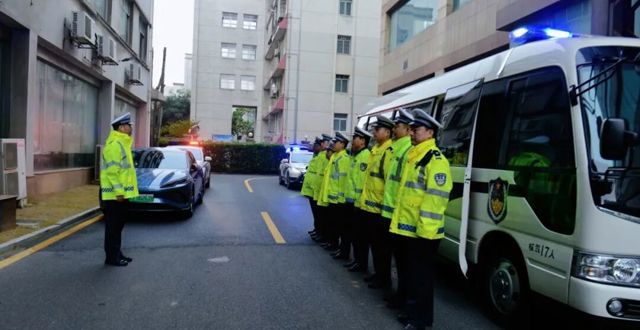 ​驰援石门！常德交警出征抗洪一线