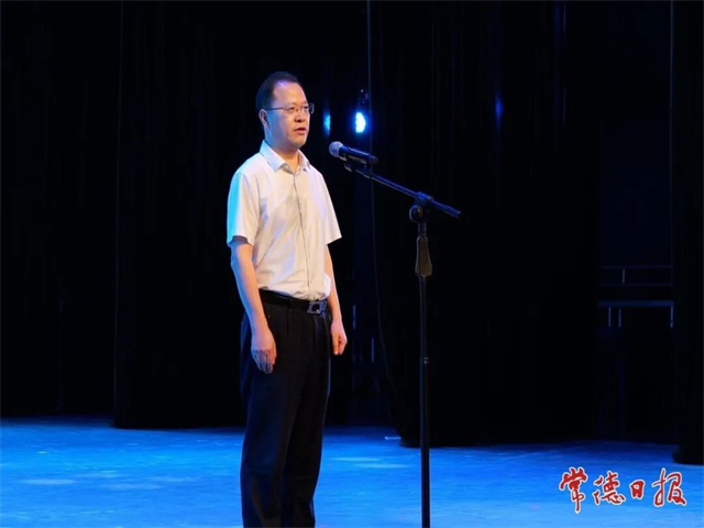 周振宇宣布观课开始